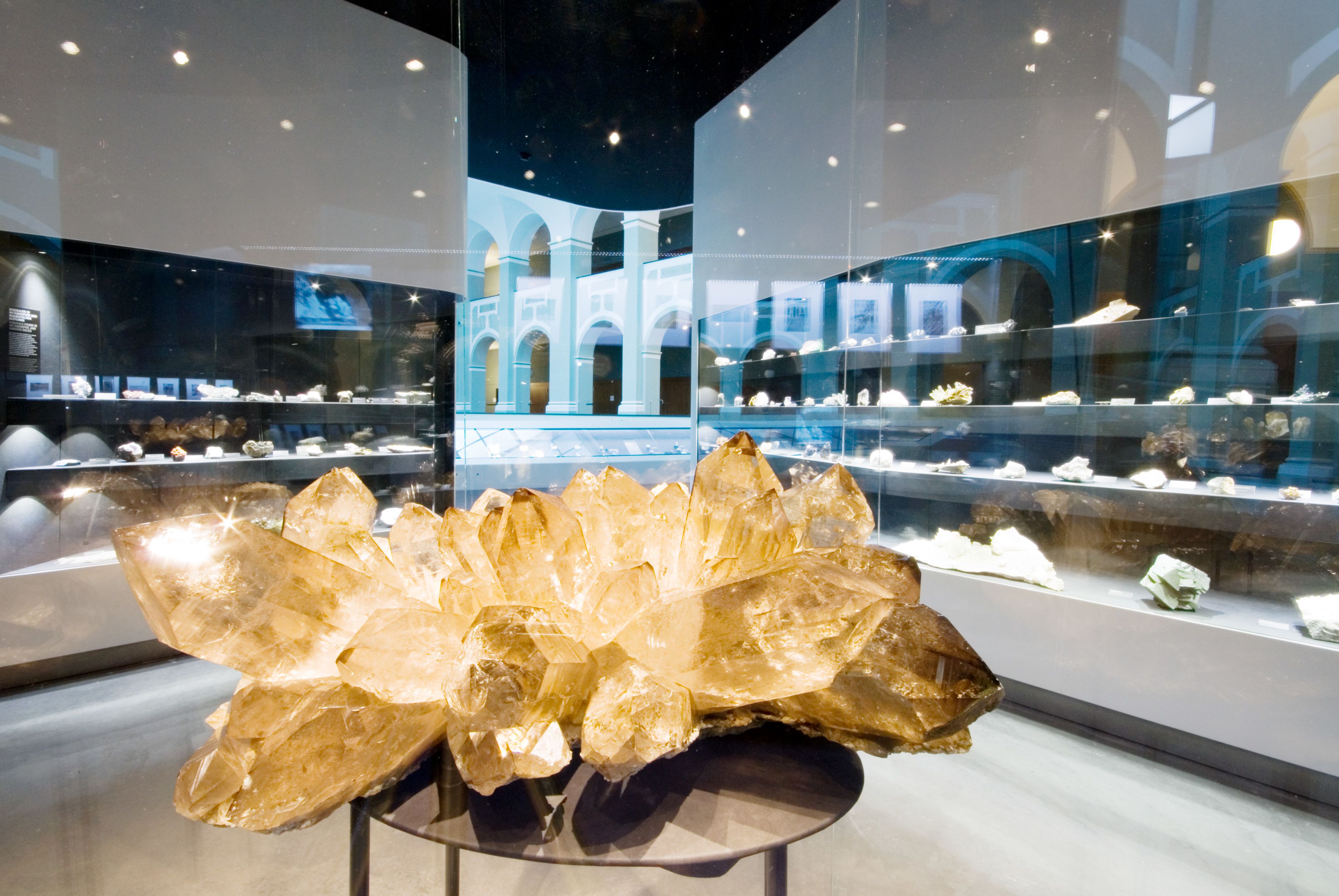 Grosse Quarzkristallgruppe